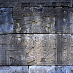 Centerrelief, South Wall, South Ball Court, Sen klassisk period